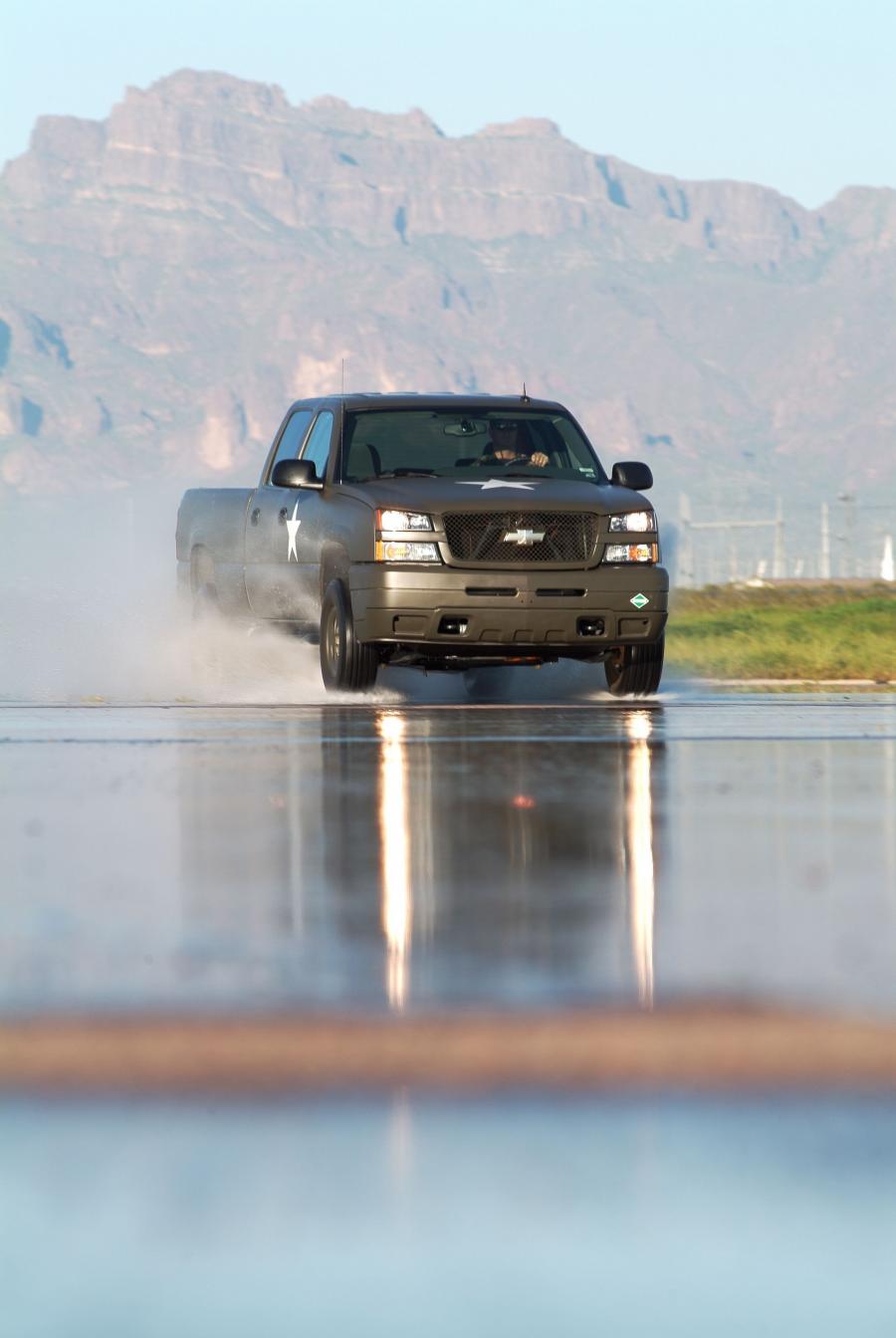  Chevrolet Silverado Hydrogen Military Vehicle 2005 года  (фото 18 из 18)